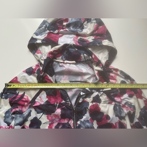 ⭐️ Host Pick ⭐️Lululemon Miss Misty Pullover - Picture 7 of 16